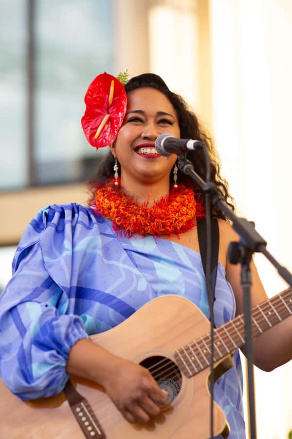 Oahu: Na Lei Aloha Luau in Waikiki with Optional Dinner - Sunset across the street, then hula on stage