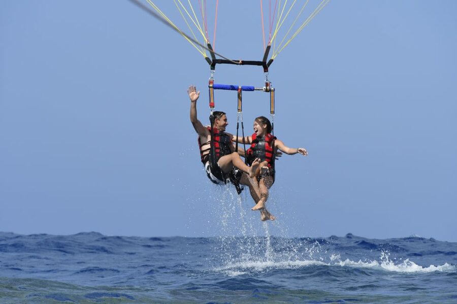 Oahu: Parasail on Maunalua Bay with Diamond Head Views - Getting ready for a six-minute flight