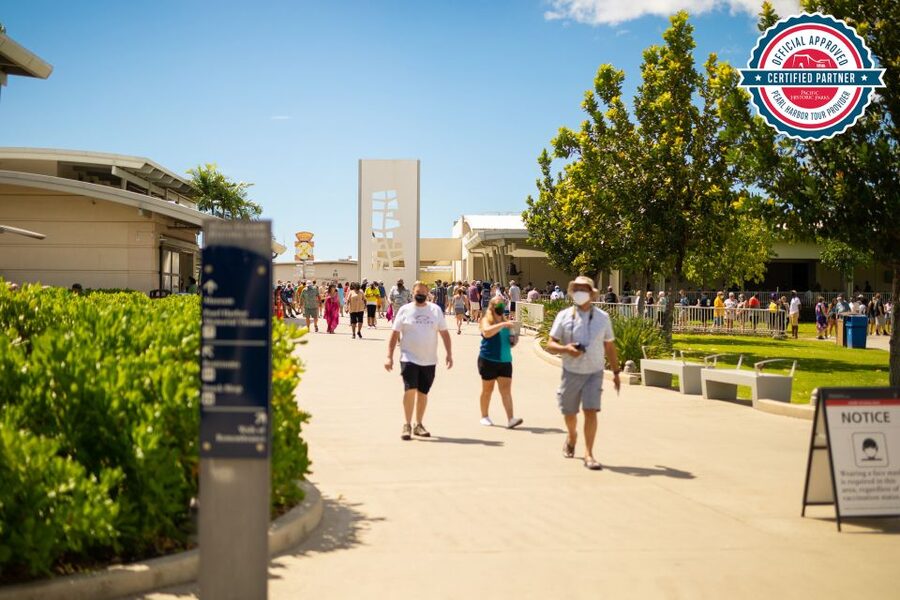 Oahu: Pearl Harbor, Arizona Memorial & Honolulu City Tour - How the guides shape the day