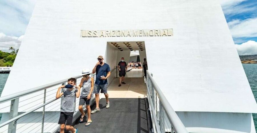 Oahu: Pearl Harbor Battleships Group Tour - Why this tour works as a Pearl Harbor introduction