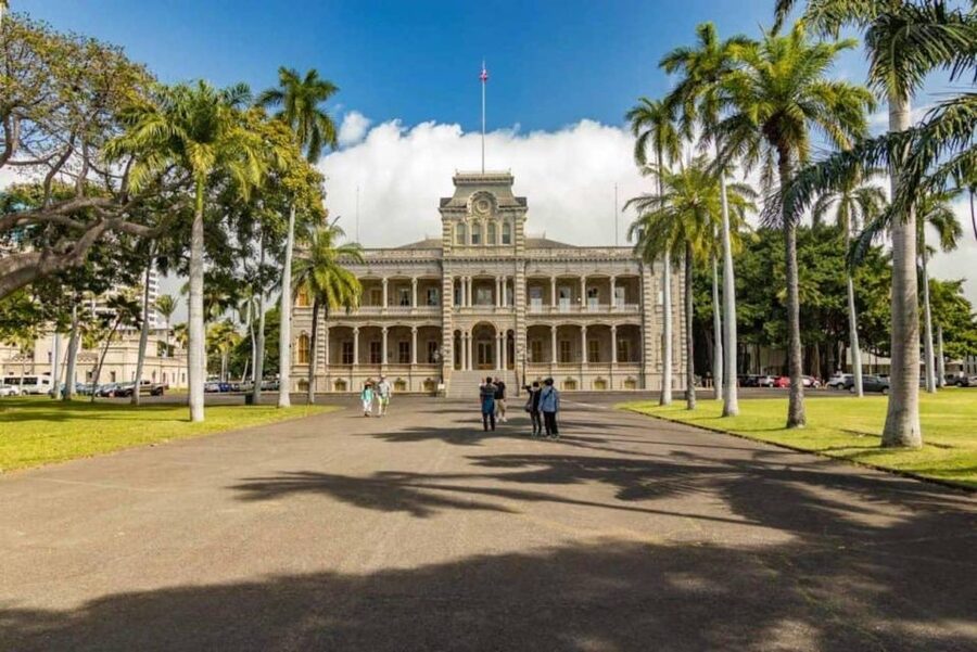 Oahu: Pearl Harbor Battleships Group Tour - The boat ride to the USS Arizona Memorial