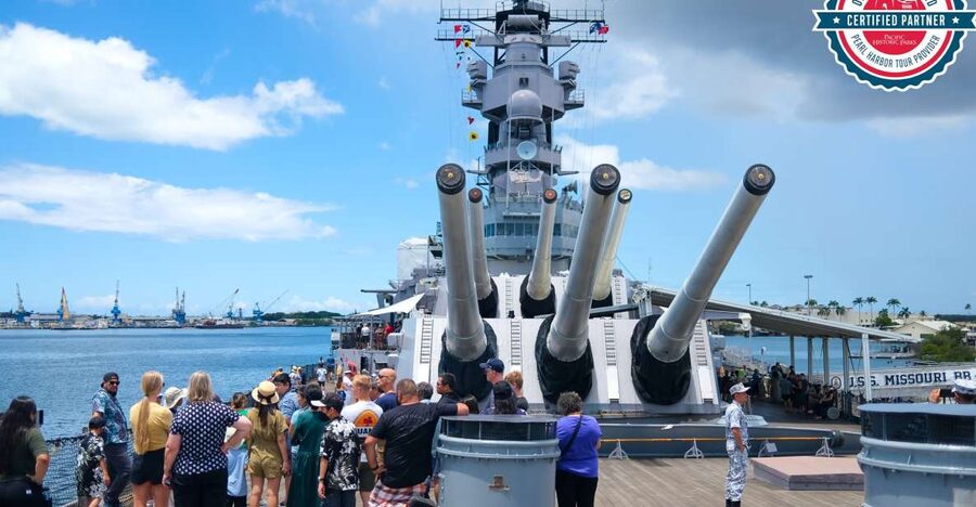 Oahu: Pearl Harbor Tour with USS Arizona Memorial - The boat ride to the USS Arizona Memorial