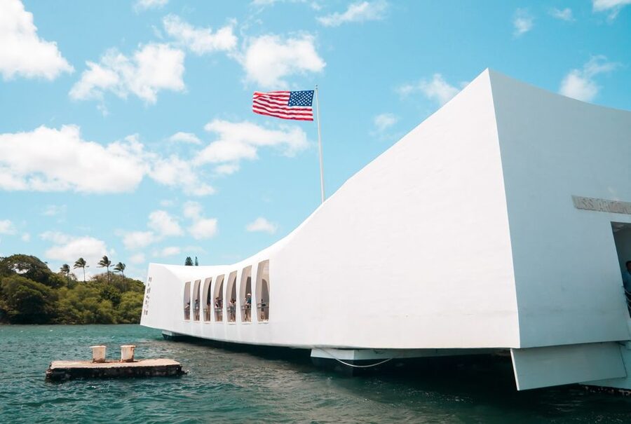 Oahu: Pearl Harbor, USS Arizona, and City Tour - The guide can make or break the day