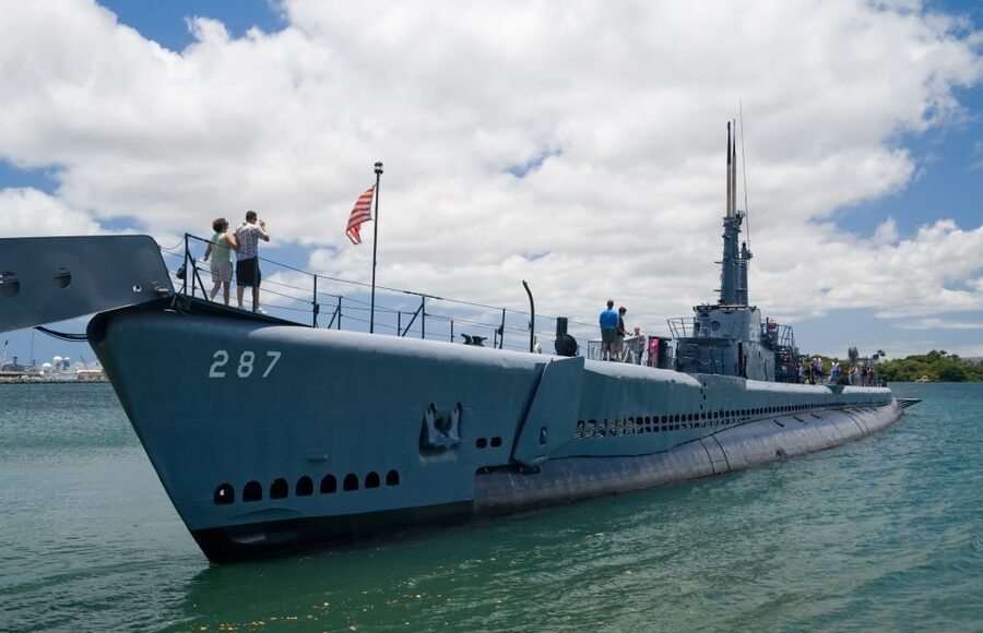 Oahu: Pearl Harbor, USS Arizona, Might Mo, & Honolulu Tour - Boarding Battleship Missouri, known as Mighty Mo