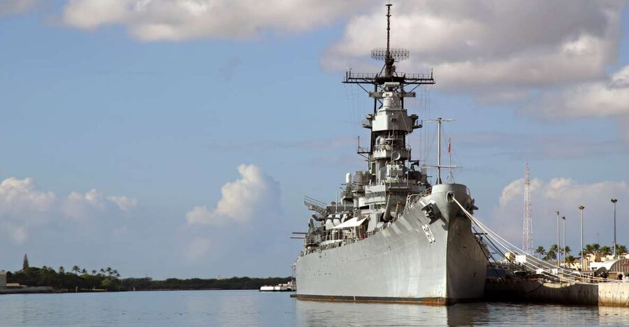 Oahu: Pearl Harbor, USS Arizona, Might Mo, & Honolulu Tour - Punchbowl and the National Memorial Cemetery of the Pacific