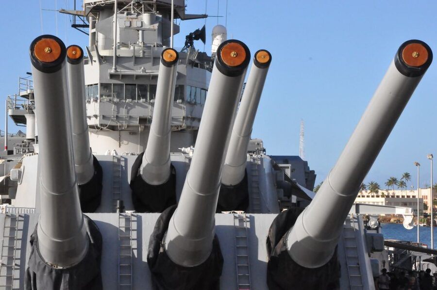 Oahu: Pearl Harbor, USS Arizona, Might Mo, & Honolulu Tour - Who will get the most from this tour