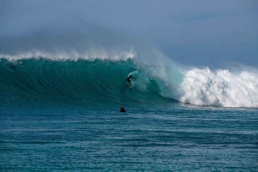 Oahu: Private Surfing Lesson with Local Big Wave Surfer - Taking the board into Waialua Bay