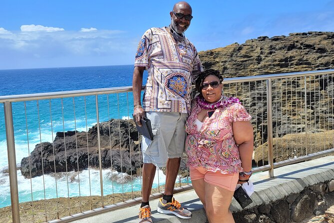Oahu's Fun and Foodie Tour Groups of 5 or more Only! - Tropical Farms Offers Macadamia Nuts and Country Hospitality