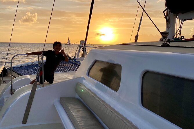 Oahu's Waikiki Coast: Moana’s Sunset Cocktail Sail - Sailing along Waikiki and past Diamond Head