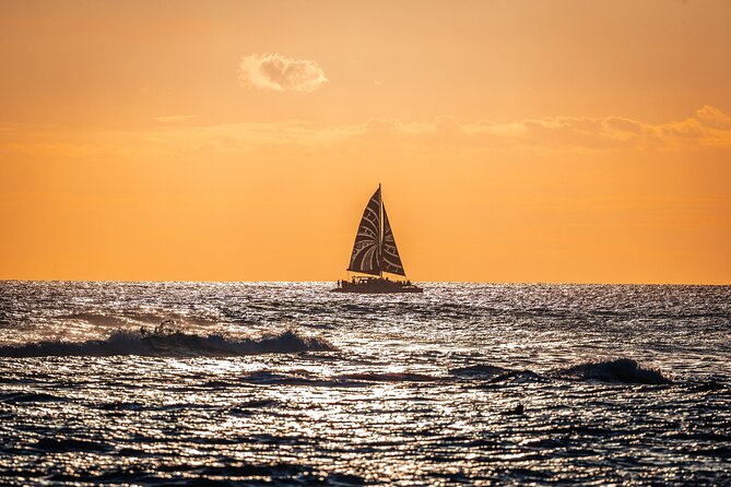 Oahu's Waikiki Coast: Moana’s Sunset Cocktail Sail - Friendly service makes the two hours work