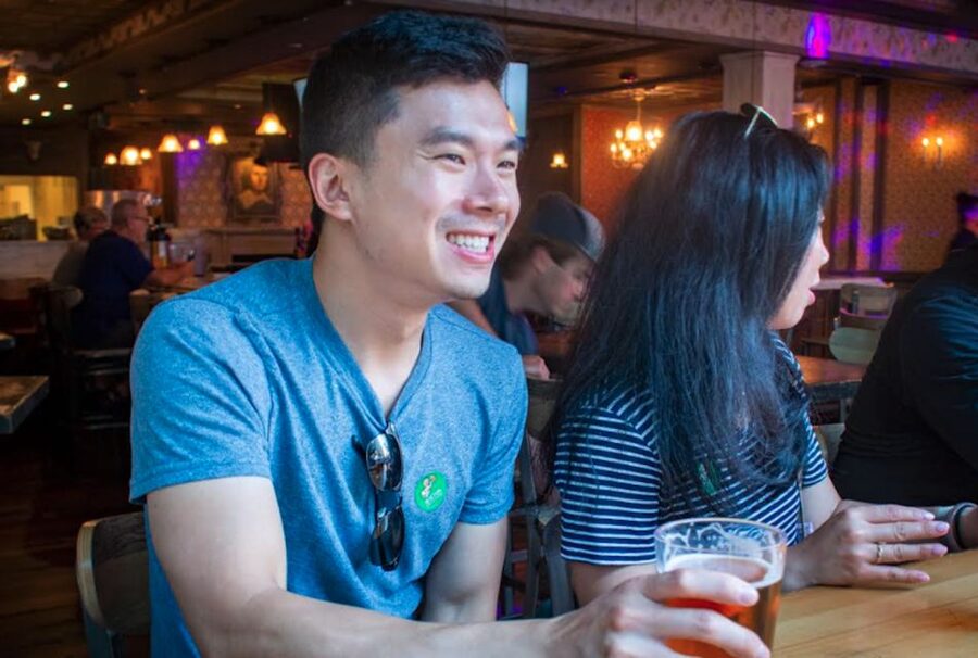 Oahu: Sips & Secrets of Hawaii Pub Crawl - Who should book this experience