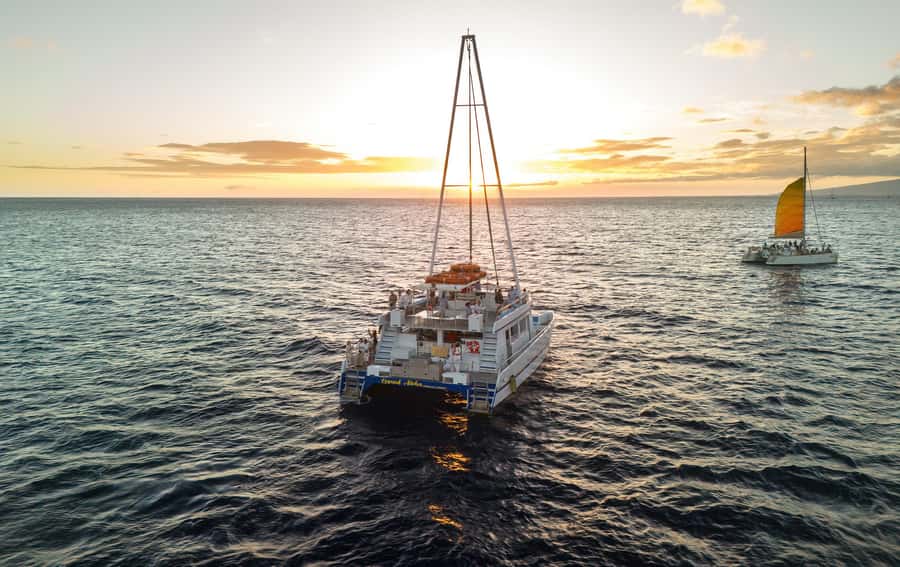 Oahu: Sunset Sail Cruise in Waikiki - Watching Waikiki change in the evening light