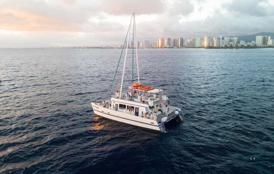 Oahu: Sunset Sail Cruise in Waikiki - Who will enjoy this Waikiki sunset cruise