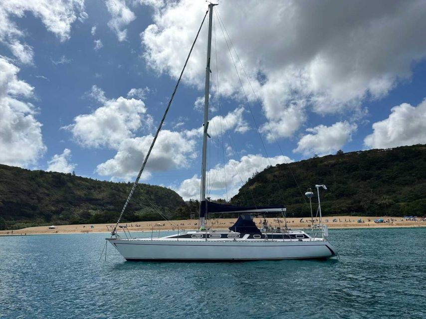 Oahu: Sunset sailing in small intimate groups - What sunset looks like from the water