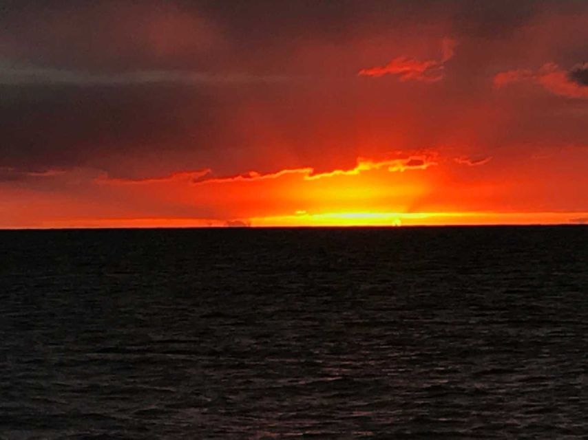 Oahu: Sunset sailing in small intimate groups - Should you book this Oahu sunset sail?