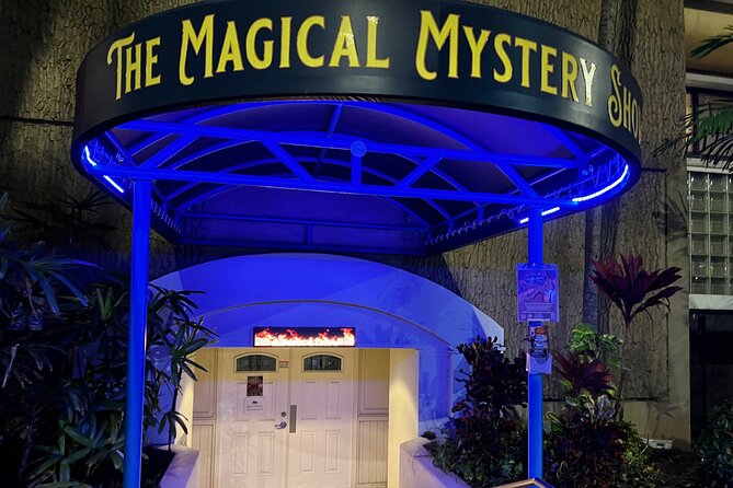 Oahu: The Magical Mystery Show! at Hilton Waikiki Beach Hotel - A Waikiki magic show built around closeness
