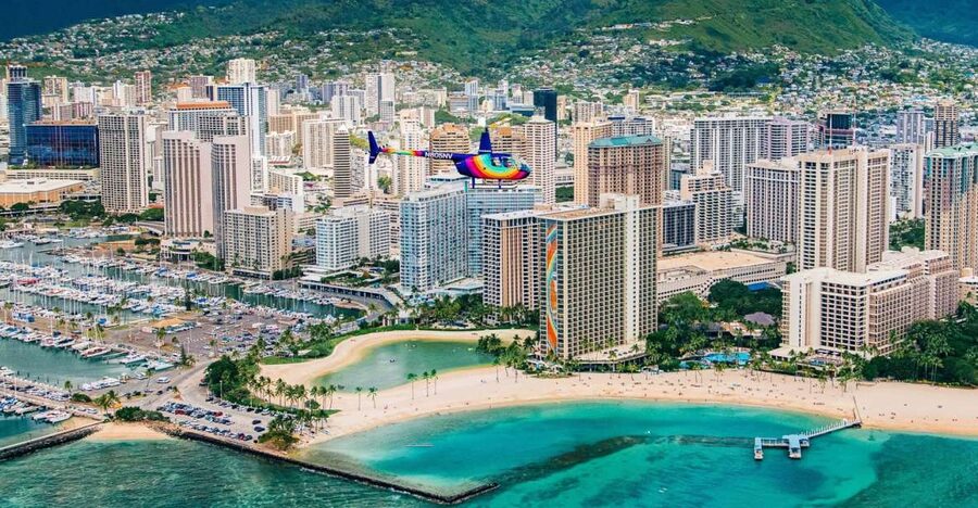 Oahu: Waikiki 20-Minute Doors On / Doors Off Helicopter Tour - Ala Moana and Magic Island from above