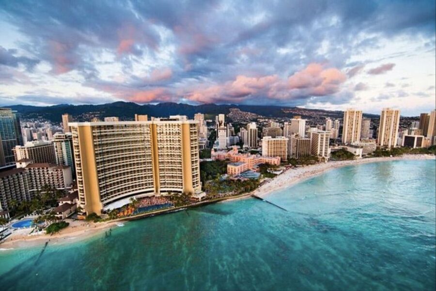 Oahu: Waikiki 20-Minute Doors On / Doors Off Helicopter Tour - Climbing over Diamond Head