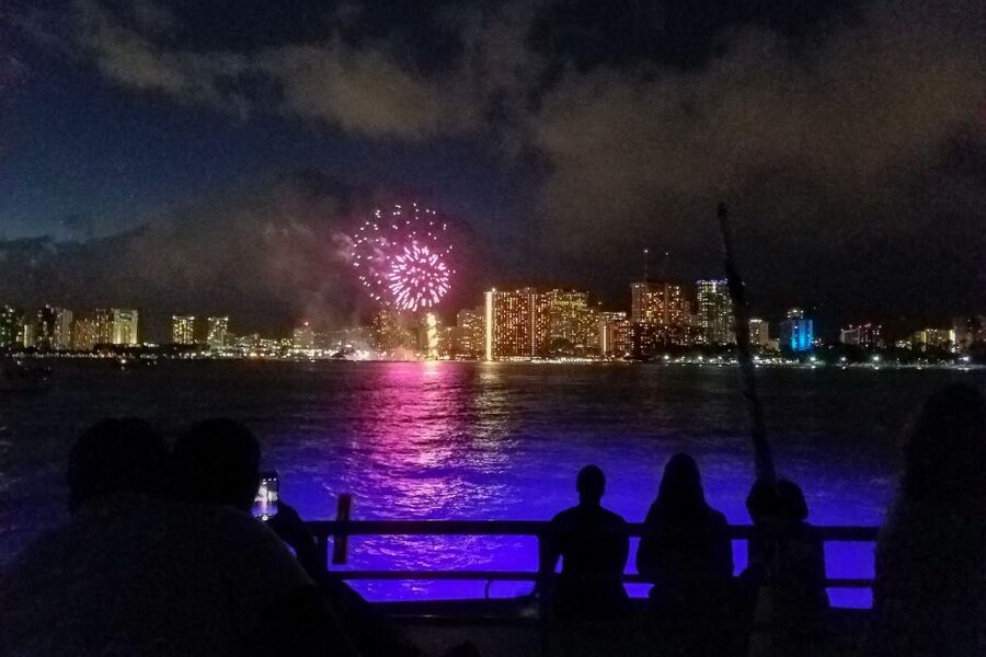 Oahu: Waikiki BYOB Friday Night Fireworks Cruise - The crew and the feel of the boat