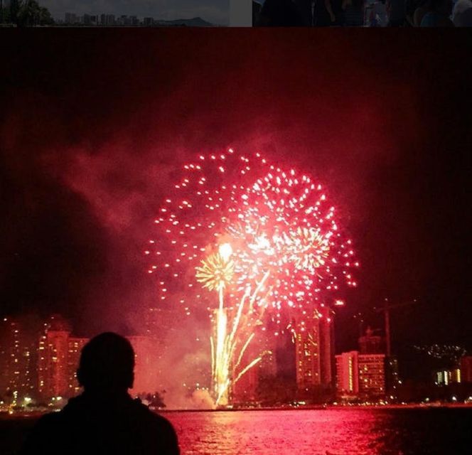 Oahu: Waikiki Friday Night Fireworks Cruise - What the 90-minute route feels like