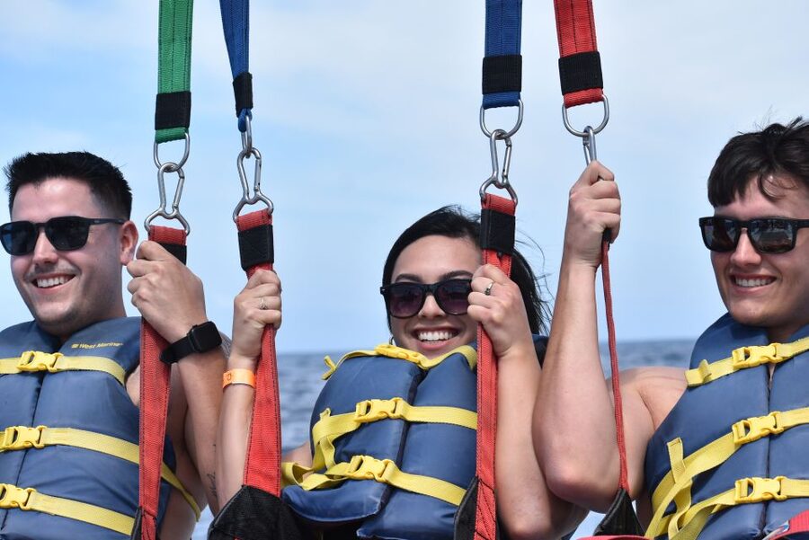 Oahu: Waikiki Parasailing - Who will enjoy this most