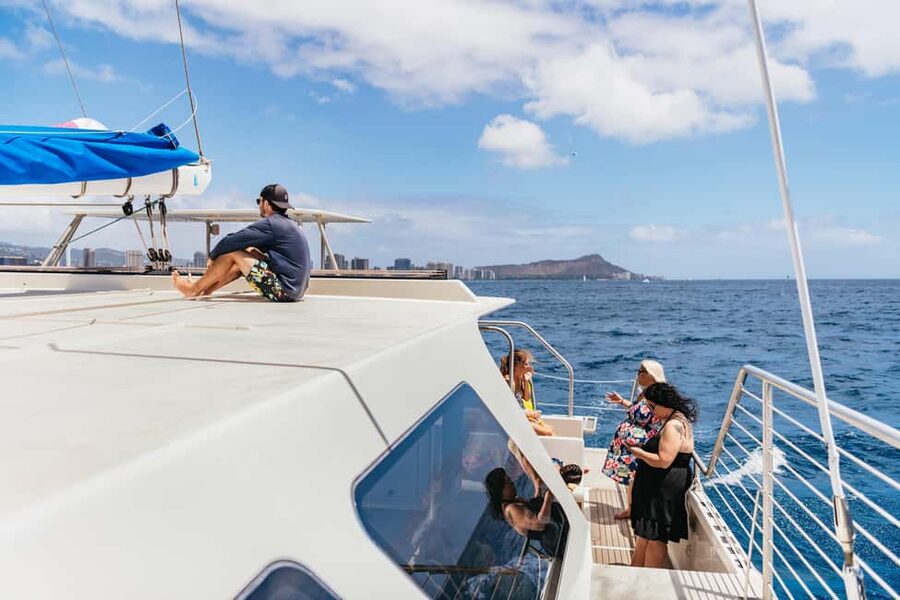 Oahu: Waikiki Snorkel and Sailing Trip with Lunch - The crew makes this work for families