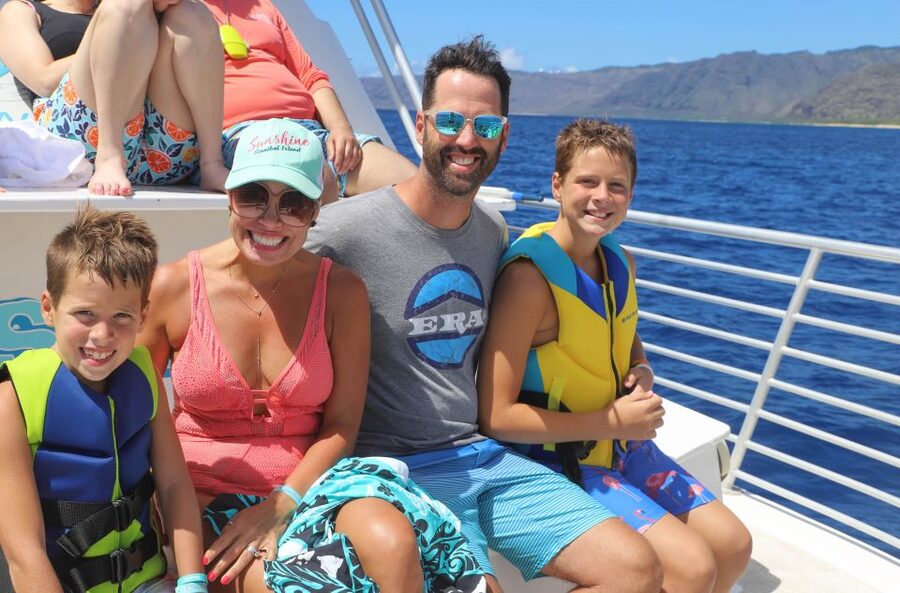 Oahu: Waikiki Whale Watching Tour-Donut and Coffee Included - Hula on the way back to the harbor