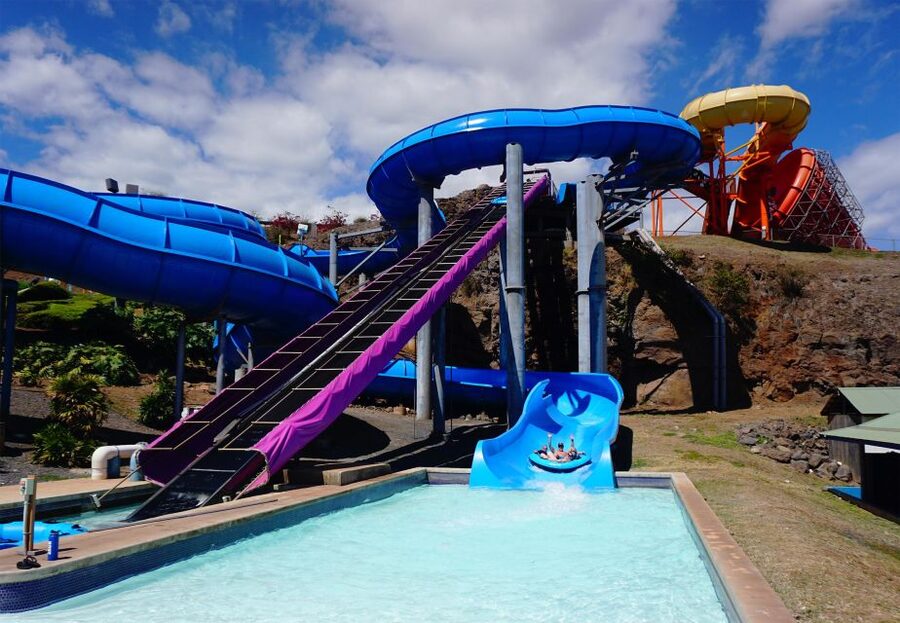 Oahu: Wet 'n' Wild Waterpark Ticket with Waikiki Transfer - More than 25 attractions, but plan your priorities