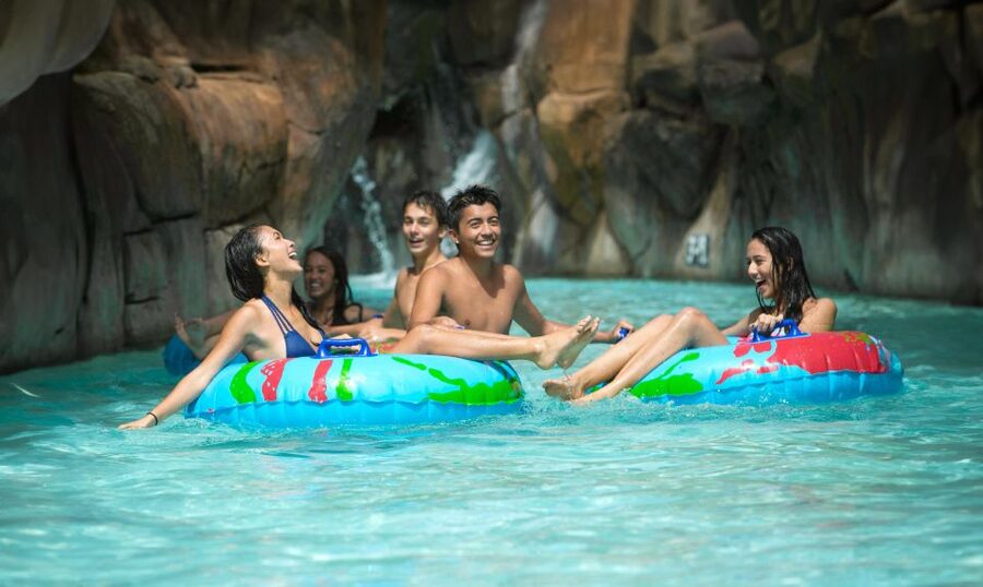 Oahu: Wet 'n' Wild Waterpark Ticket with Waikiki Transfer - Weather, health, and physical demands