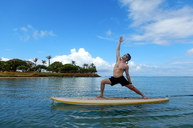Paddleboard Yoga Class in Honolulu - Meditation first, then a gentle warm-up