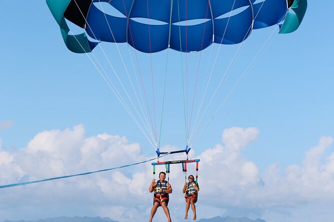 Parasailing in Waikiki from Oahu Hawaii - Safety, comfort, and motion on the water