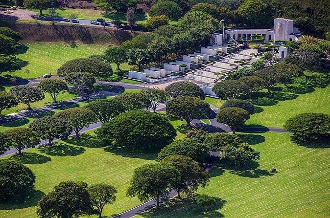 Pearl Harbor, National Memorial Cemetery and Honolulu City Tour - The no-bag rule is not a small detail