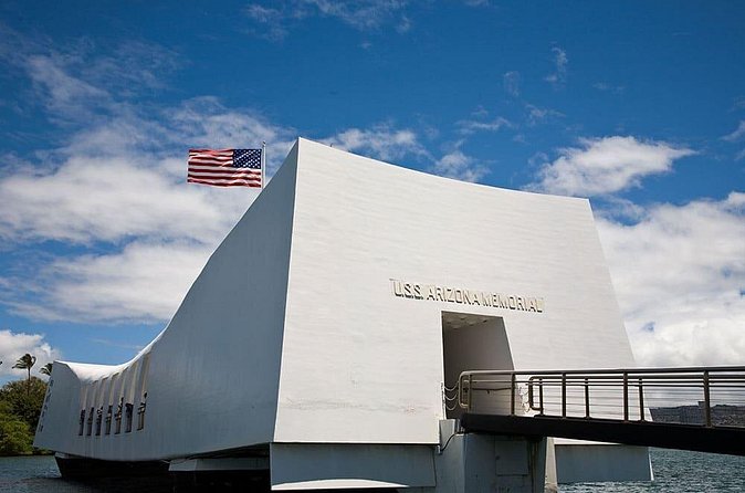Pearl Harbor, National Memorial Cemetery and Honolulu City Tour - The guide can make or break the drive