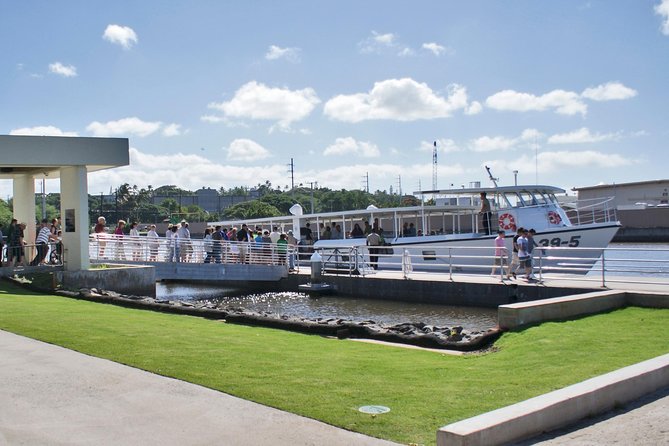 Pearl Harbor Official Deluxe Multimedia and VR Tour Combo - Choosing the Pearl Harbor VR experience