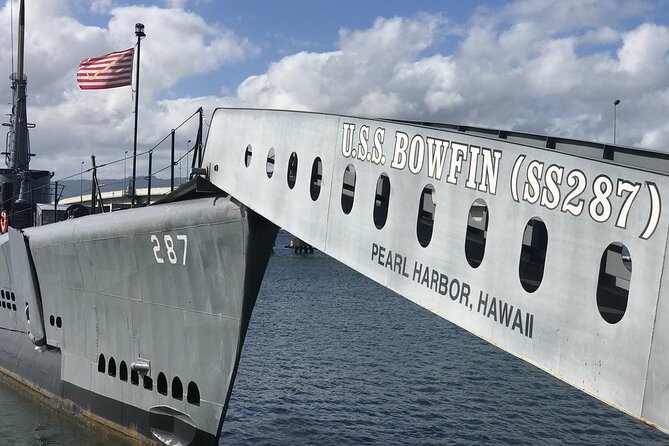 Pearl Harbor Tour Arizona Memorial and USS Bowfin - Who will get the most from this tour