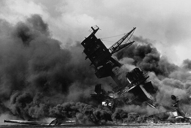 Pearl Harbor USS Arizona & Bowfin Submarine - What the audio guides add
