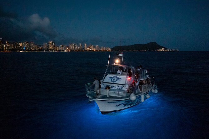 Premier Waikiki Sunset Party Cruise with Live DJ and Full Bar - Music matters more than you might expect