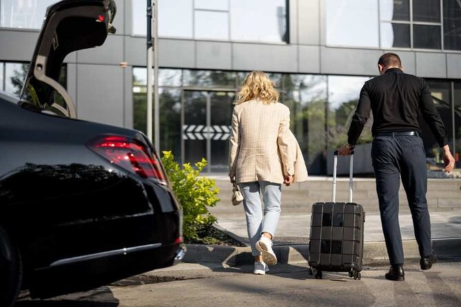 Private Arrival Transfer: Honolulu International Airport to Oahu Hotels or Cruise Terminal - How much comfort does $75 buy?