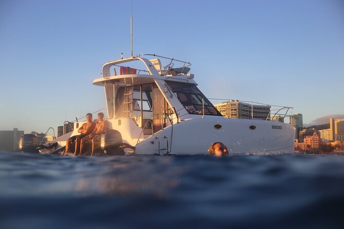 Private Catamaran Cruise and Snorkeling Tour in Honolulu - Waikiki and Diamond Head from the sea