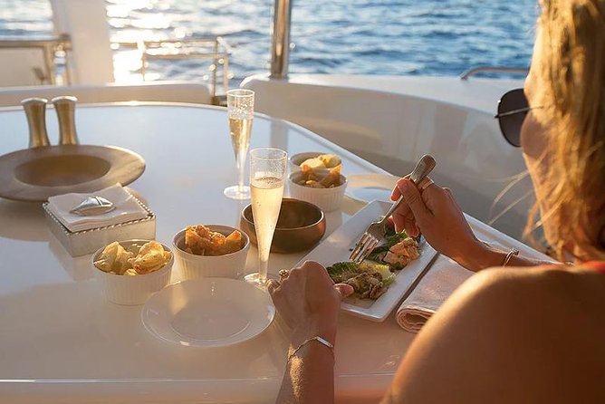 Private Oahu Sunset Charter with Tasting and Drinks - How the $1,413.61 price works for your group