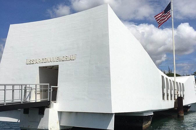 Private Pearl Harbor & North Shore tour (Se habla Español) - North Shore food trucks for lunch