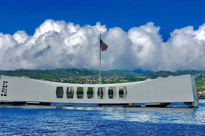 Private Pearl Harbor USS Arizona Memorial - A short shop and refreshment stop