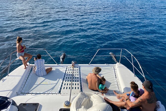 Private Sunset Catamaran Cruise in Waikiki - Crew service and local stories