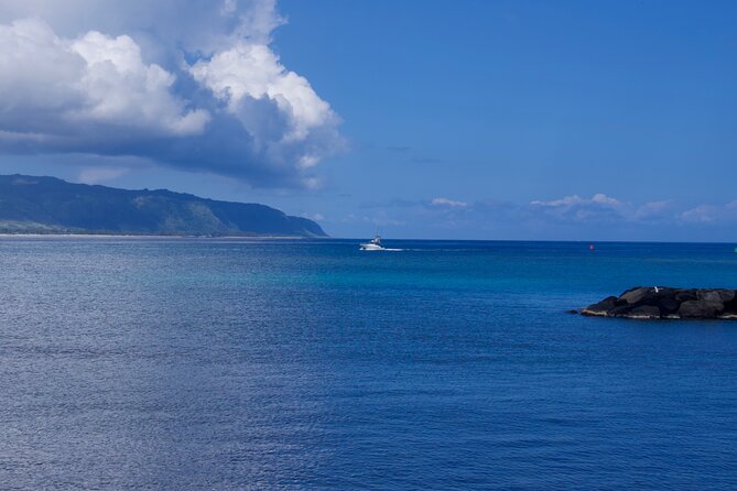 Private Tour Oahu including Waimea Waterfall-Customizable - Along the northeastern coast toward Kualoa