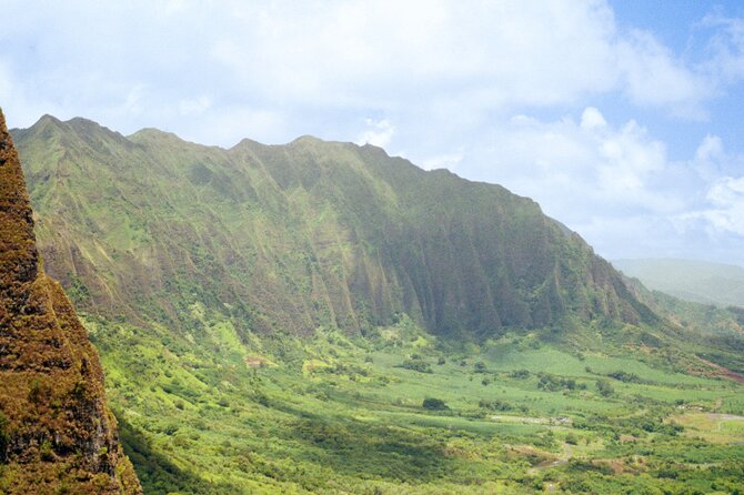 PRIVATE TOUR-Ultimate Circle Island Tour of Oahu - Haleiwa, shave ice, and North Shore character
