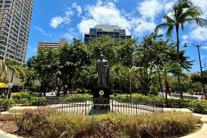 Private Walking Food Tour in Honolulu With Secret Food Tours - The Royal Hawaiian’s pink façade and old stories