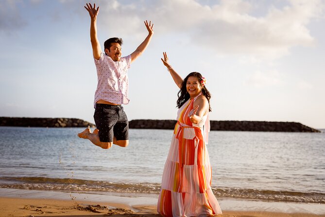 Professional Photo Shoot: Hire a Photographer in Honolulu - Beaches, lagoons, and local photo settings