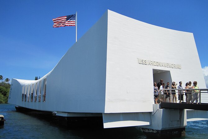 Roundtrip Shuttle from Waikiki-Pearl Harbor National Memorial - Key points before you book