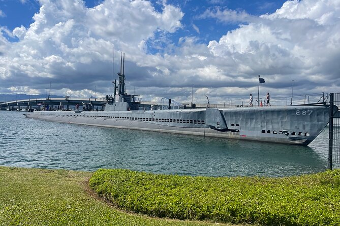 Roundtrip Shuttle from Waikiki-Pearl Harbor National Memorial - Leaving Waikiki between 6:30 and 8:30 AM