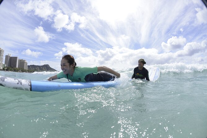 Semi-Private Surf Lesson for 2 or 3 people on Waikiki Beach - Why the four-person limit matters